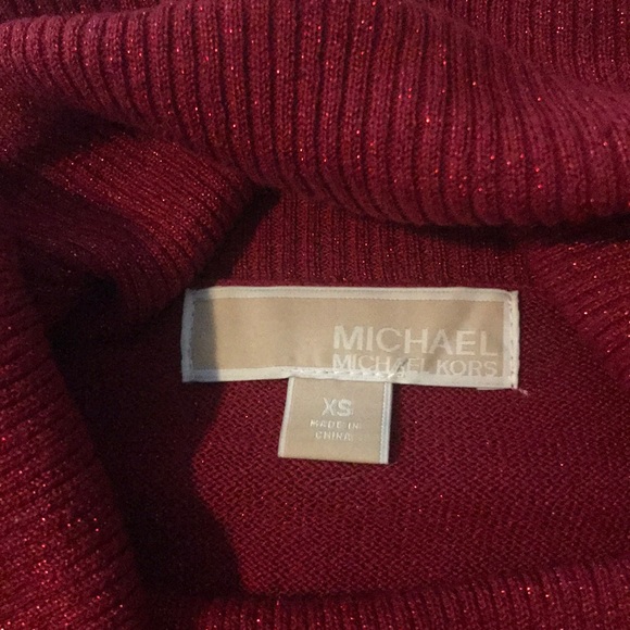 Red sweater - Picture 2 of 3